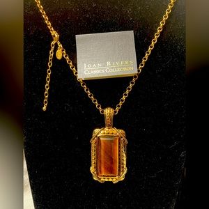 Joan rivers tigers eye medallion necklace NWT
